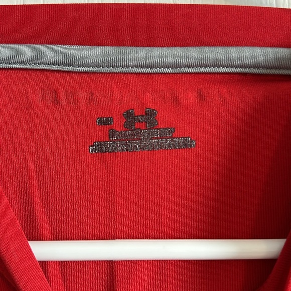 Men’s Small Red Under Armour Short Sleeve Shirt - Picture 3 of 4